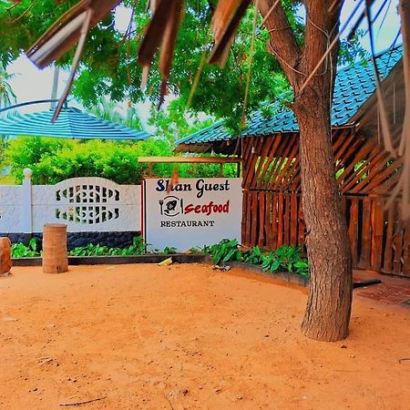 Shan Guest And Restaurant Nilaveli Exteriér fotografie