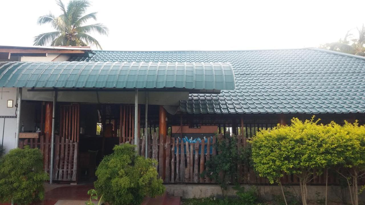 Shan Guest And Restaurant Nilaveli Exteriér fotografie