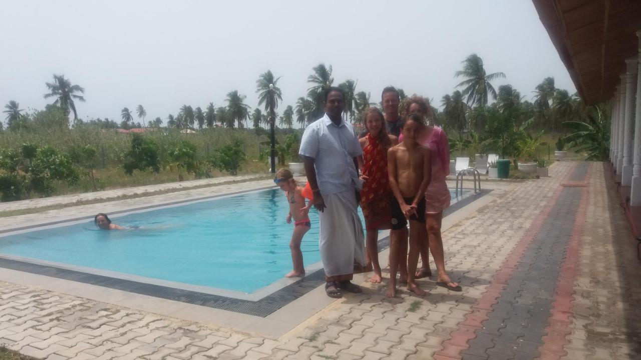 Shan Guest And Restaurant Nilaveli Exteriér fotografie
