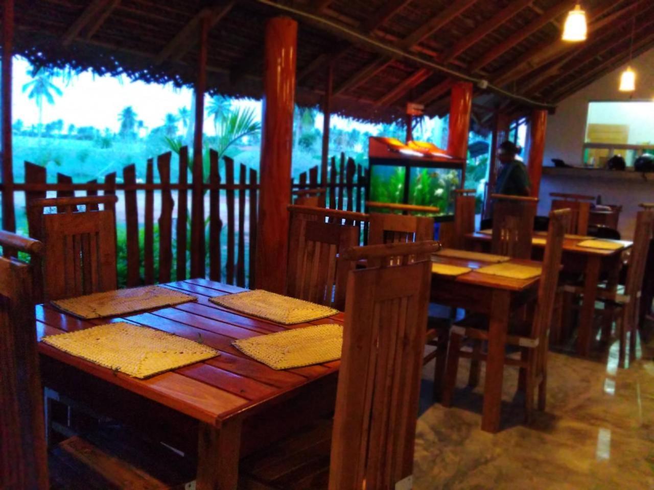 Shan Guest And Restaurant Nilaveli Exteriér fotografie