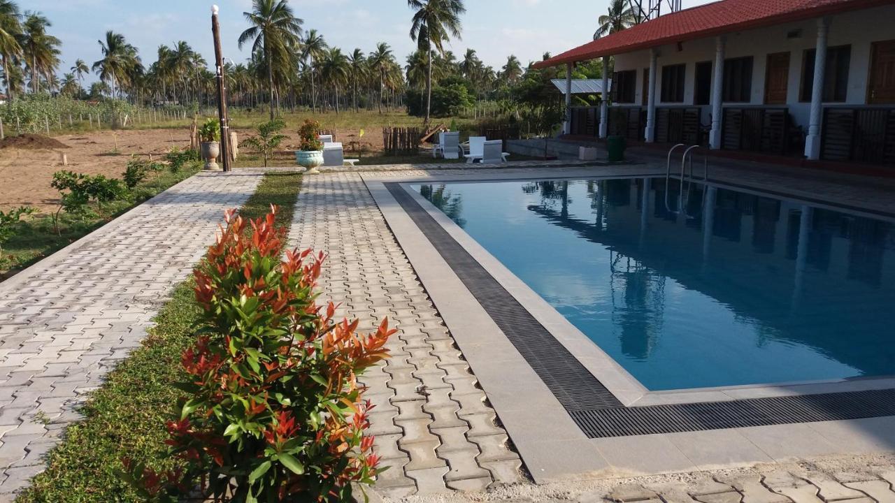 Shan Guest And Restaurant Nilaveli Exteriér fotografie