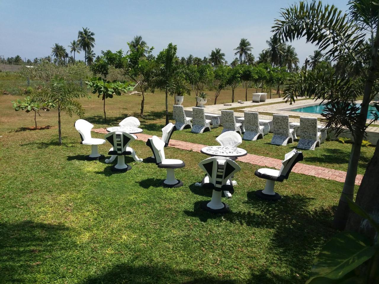 Shan Guest And Restaurant Nilaveli Exteriér fotografie