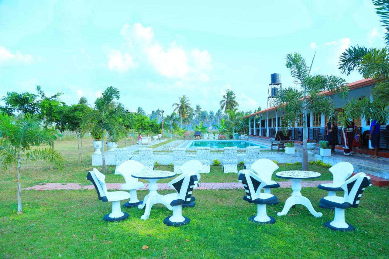 Shan Guest And Restaurant Nilaveli Exteriér fotografie