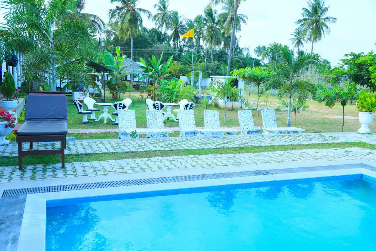 Shan Guest And Restaurant Nilaveli Exteriér fotografie